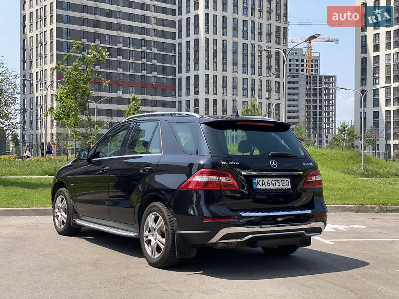 Внедорожник / Кроссовер Mercedes-Benz M-Class 2011 в Киеве