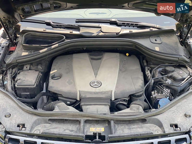 Внедорожник / Кроссовер Mercedes-Benz M-Class 2011 в Киеве