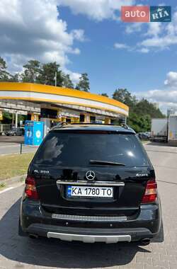 Позашляховик / Кросовер Mercedes-Benz M-Class 2006 в 