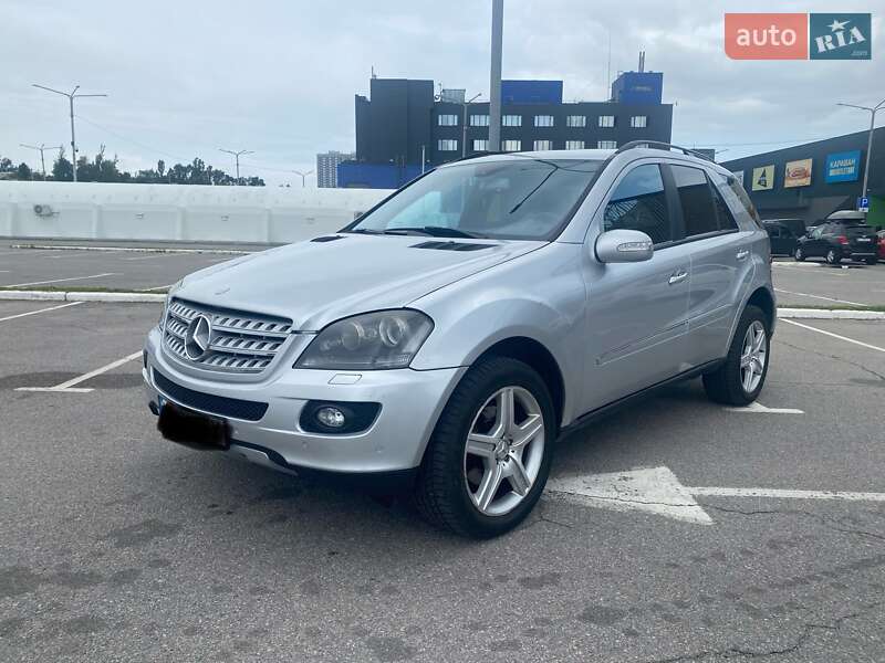 Внедорожник / Кроссовер Mercedes-Benz M-Class 2006 в 