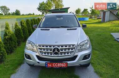 Внедорожник / Кроссовер Mercedes-Benz M-Class 2011 в 
