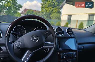 Внедорожник / Кроссовер Mercedes-Benz M-Class 2011 в 