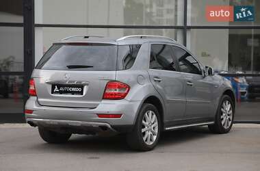Внедорожник / Кроссовер Mercedes-Benz M-Class 2011 в 