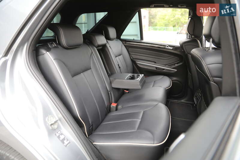 Позашляховик / Кросовер Mercedes-Benz M-Class 2011 в Харкові