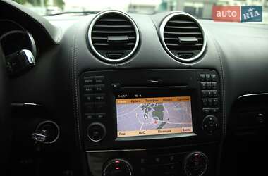 Внедорожник / Кроссовер Mercedes-Benz M-Class 2011 в 