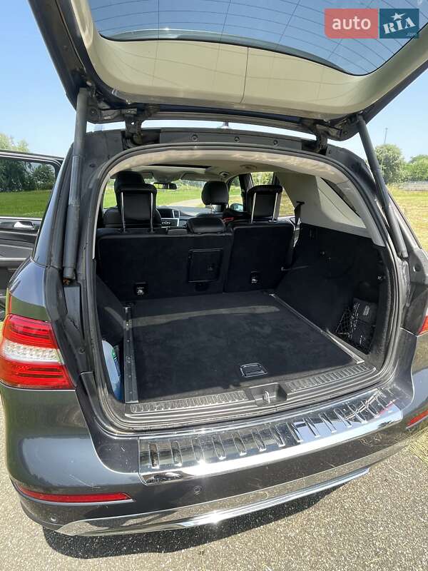 Внедорожник / Кроссовер Mercedes-Benz M-Class 2011 в Киеве