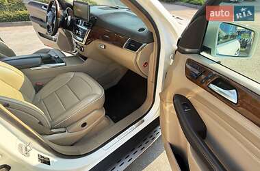 Внедорожник / Кроссовер Mercedes-Benz M-Class 2012 в 