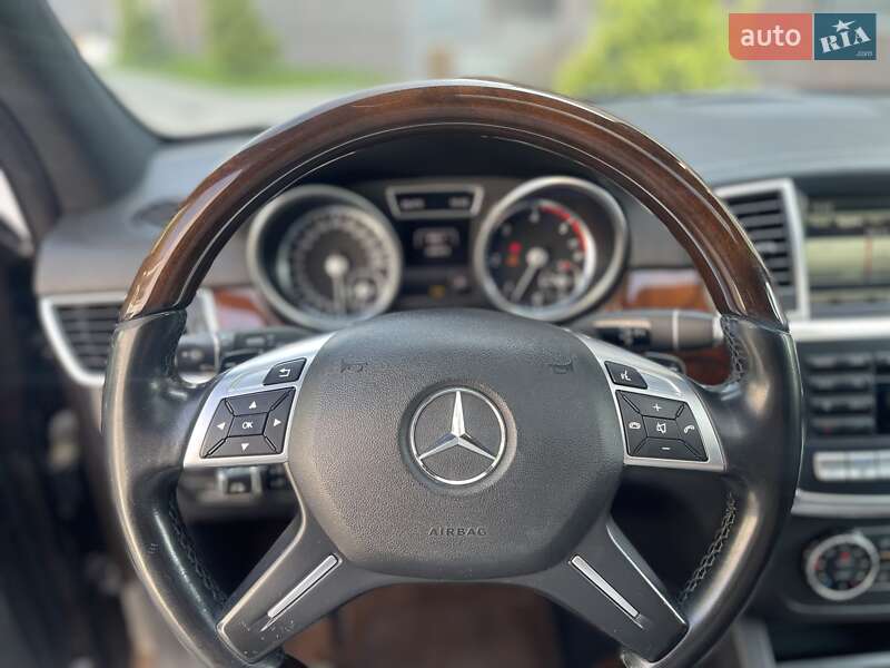 Внедорожник / Кроссовер Mercedes-Benz M-Class 2014 в Львове