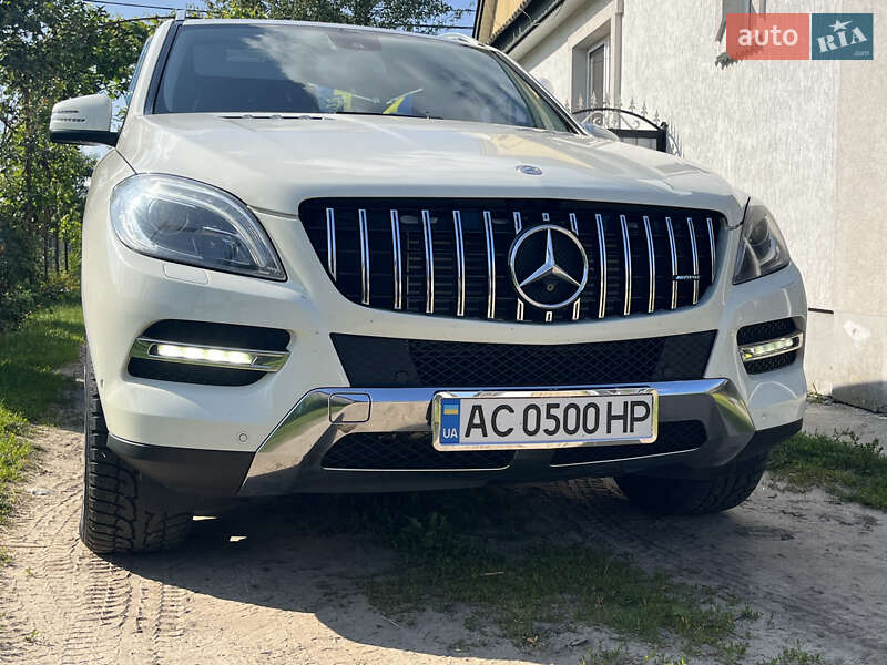 Внедорожник / Кроссовер Mercedes-Benz M-Class 2013 в 