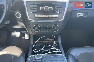 Внедорожник / Кроссовер Mercedes-Benz M-Class 2013 в 