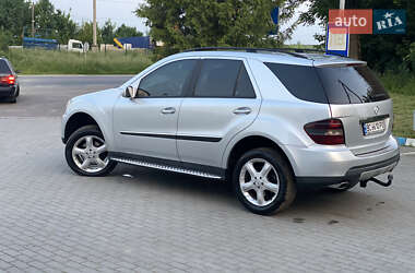 Внедорожник / Кроссовер Mercedes-Benz M-Class 2005 в 