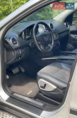 Внедорожник / Кроссовер Mercedes-Benz M-Class 2005 в 