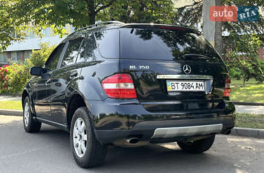 Внедорожник / Кроссовер Mercedes-Benz M-Class 2006 в 