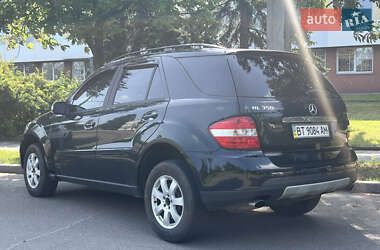 Внедорожник / Кроссовер Mercedes-Benz M-Class 2006 в 