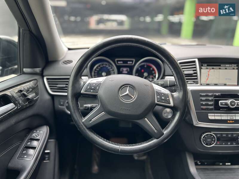 Внедорожник / Кроссовер Mercedes-Benz M-Class 2013 в Киеве