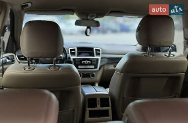 Внедорожник / Кроссовер Mercedes-Benz M-Class 2012 в 
