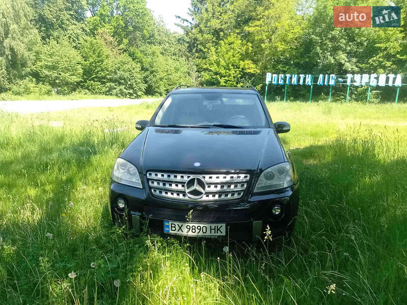 Mercedes-Benz M-Class 2005