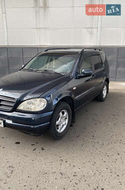 Внедорожник / Кроссовер Mercedes-Benz M-Class 1999 в 