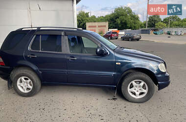 Внедорожник / Кроссовер Mercedes-Benz M-Class 1999 в 