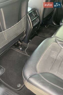Внедорожник / Кроссовер Mercedes-Benz M-Class 2012 в 