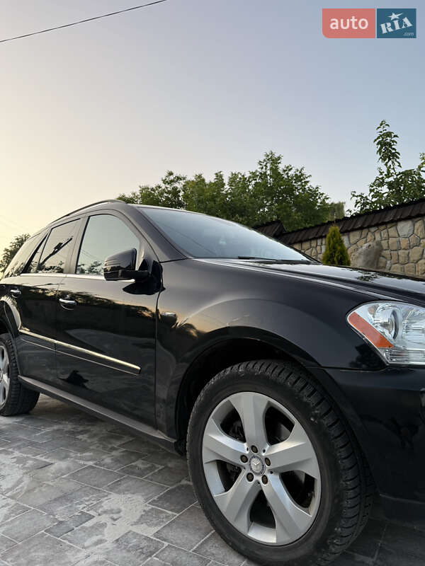 Внедорожник / Кроссовер Mercedes-Benz M-Class 2011 в Снятине