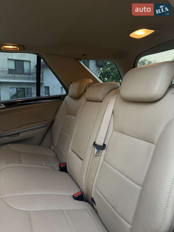 Внедорожник / Кроссовер Mercedes-Benz M-Class 2011 в Снятине