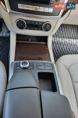 Внедорожник / Кроссовер Mercedes-Benz M-Class 2015 в 