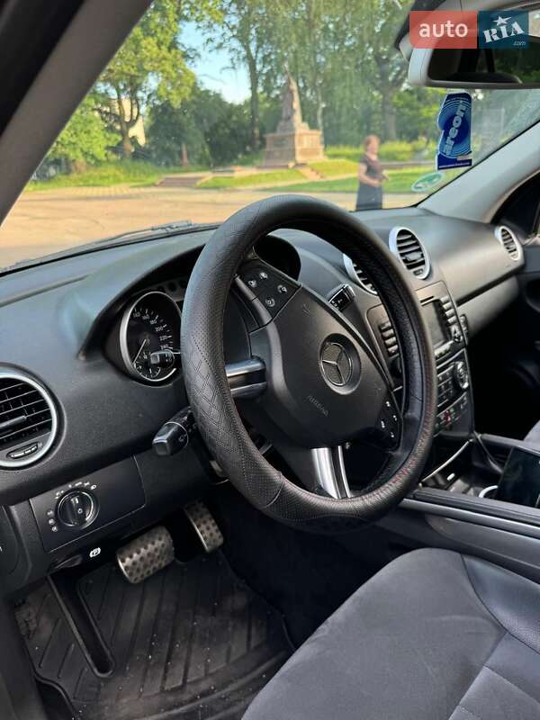 Внедорожник / Кроссовер Mercedes-Benz M-Class 2008 в Коростене