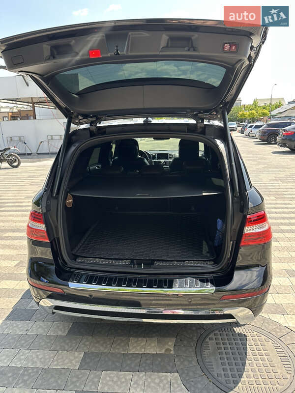 Позашляховик / Кросовер Mercedes-Benz M-Class 2014 в Ужгороді