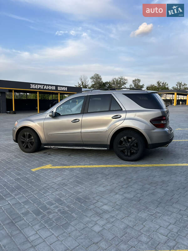 Позашляховик / Кросовер Mercedes-Benz M-Class 2006 в Харкові