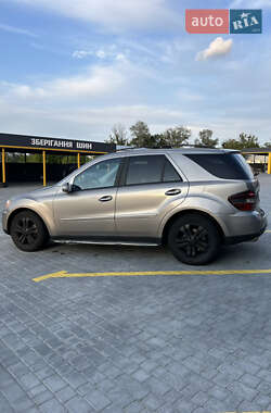 Внедорожник / Кроссовер Mercedes-Benz M-Class 2006 в 
