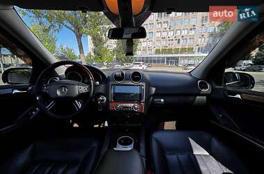 Внедорожник / Кроссовер Mercedes-Benz M-Class 2006 в 