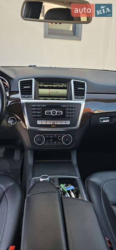 Внедорожник / Кроссовер Mercedes-Benz M-Class 2013 в Одессе