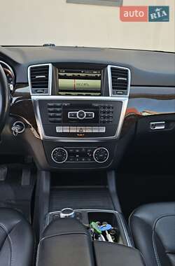 Внедорожник / Кроссовер Mercedes-Benz M-Class 2013 в 