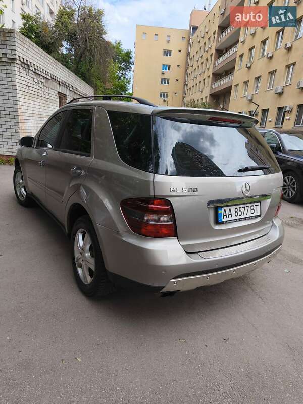 Внедорожник / Кроссовер Mercedes-Benz M-Class 2006 в Киеве