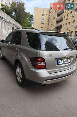 Внедорожник / Кроссовер Mercedes-Benz M-Class 2006 в 