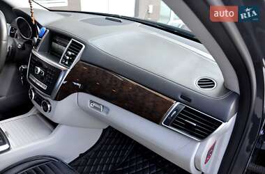 Внедорожник / Кроссовер Mercedes-Benz M-Class 2013 в 