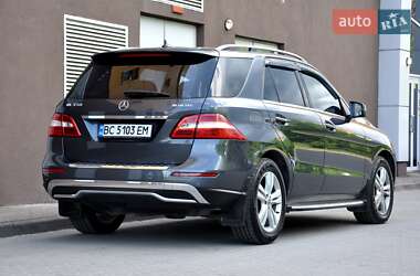 Внедорожник / Кроссовер Mercedes-Benz M-Class 2013 в 