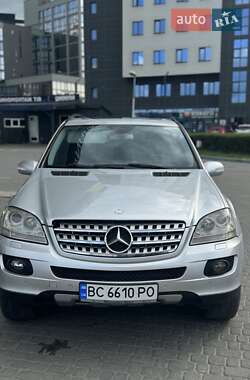 Внедорожник / Кроссовер Mercedes-Benz M-Class 2005 в 