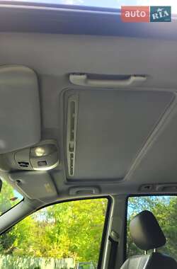 Внедорожник / Кроссовер Mercedes-Benz M-Class 2002 в 