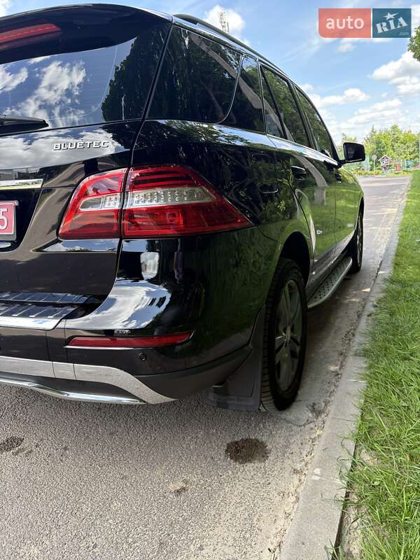 Внедорожник / Кроссовер Mercedes-Benz M-Class 2012 в Львове