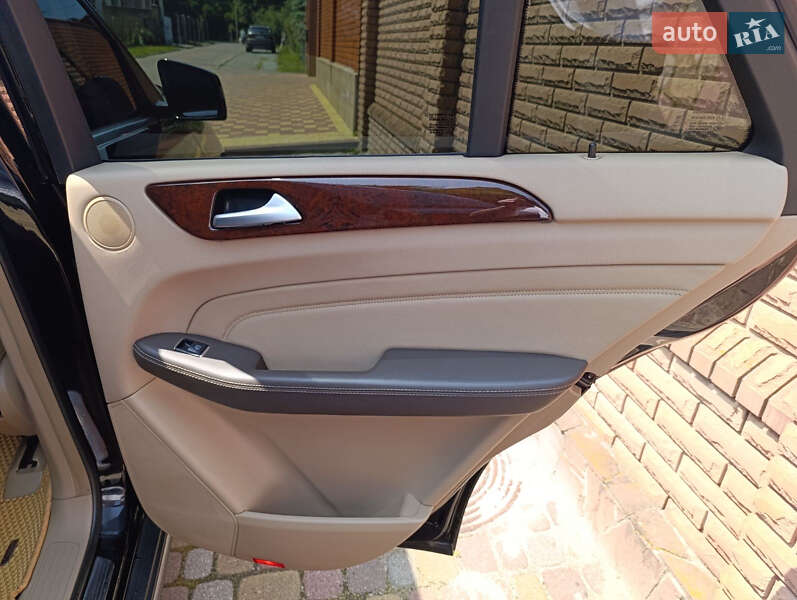 Внедорожник / Кроссовер Mercedes-Benz M-Class 2013 в Львове