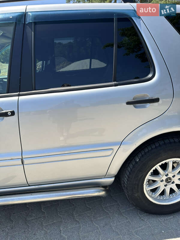 Внедорожник / Кроссовер Mercedes-Benz M-Class 2003 в Черновцах