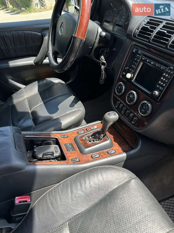 Внедорожник / Кроссовер Mercedes-Benz M-Class 2003 в Черновцах