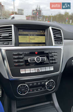 Внедорожник / Кроссовер Mercedes-Benz M-Class 2011 в 