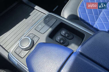 Внедорожник / Кроссовер Mercedes-Benz M-Class 2012 в 