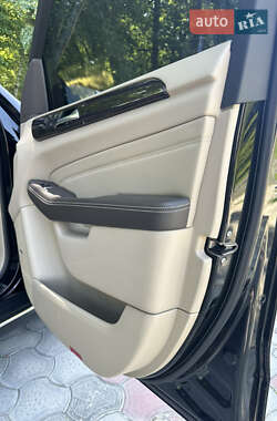 Внедорожник / Кроссовер Mercedes-Benz M-Class 2013 в 