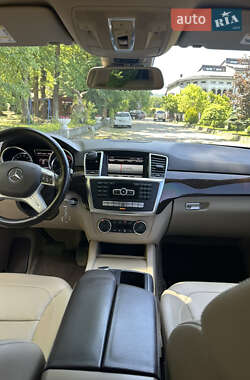 Внедорожник / Кроссовер Mercedes-Benz M-Class 2013 в 