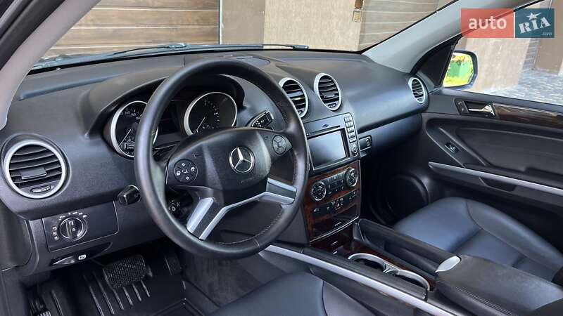 Внедорожник / Кроссовер Mercedes-Benz M-Class 2010 в Виннице
