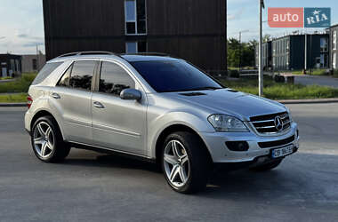 Внедорожник / Кроссовер Mercedes-Benz M-Class 2005 в 